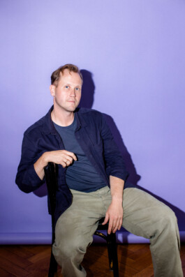 ortrait von Lorenz Köhler im professionellen Kontext, fotografiert von Judith Ziegenthaler. 